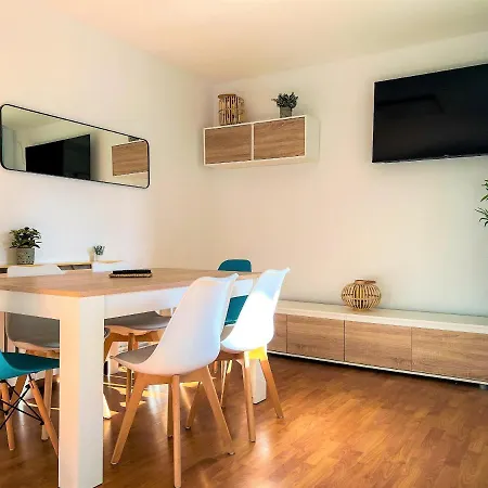 Vivalidays Stephane - Fenals - Apartmán